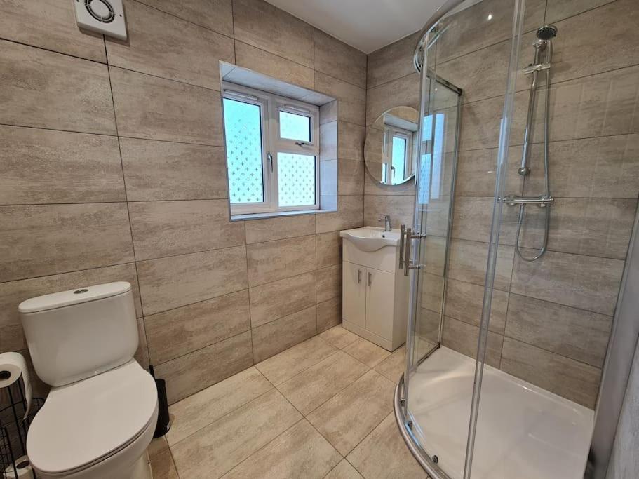 Elm Park Cheerful 4-Bedroom Holiday Home Хорнчерч Экстерьер фото