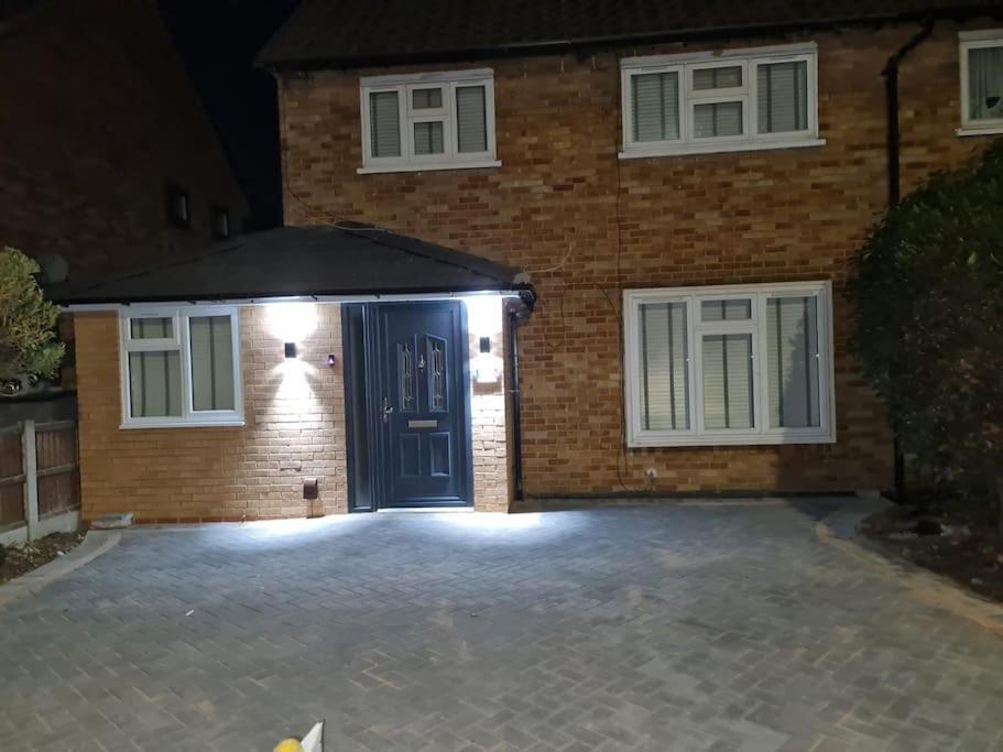 Elm Park Cheerful 4-Bedroom Holiday Home Хорнчерч Экстерьер фото